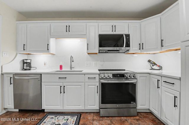 203 Lynn Circle, Pass Christian, MS 39571