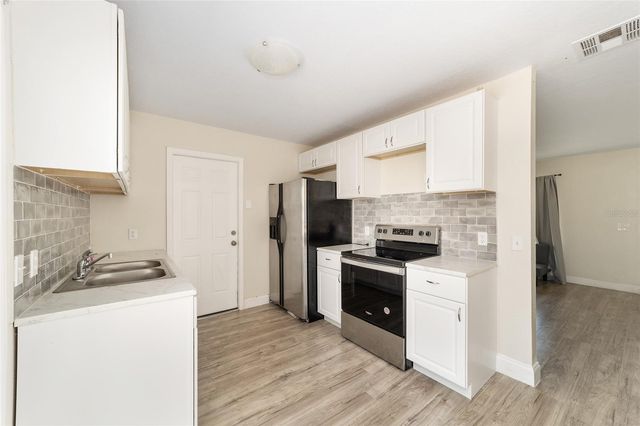 6 HICKORY TRACK PASS, Ocala, FL 34472