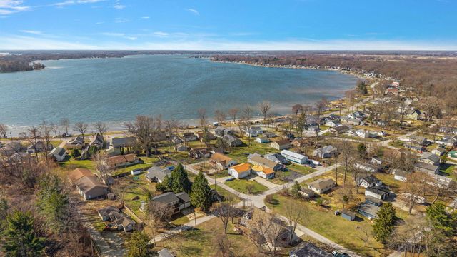 4100 East Drive, Knox, IN 46534