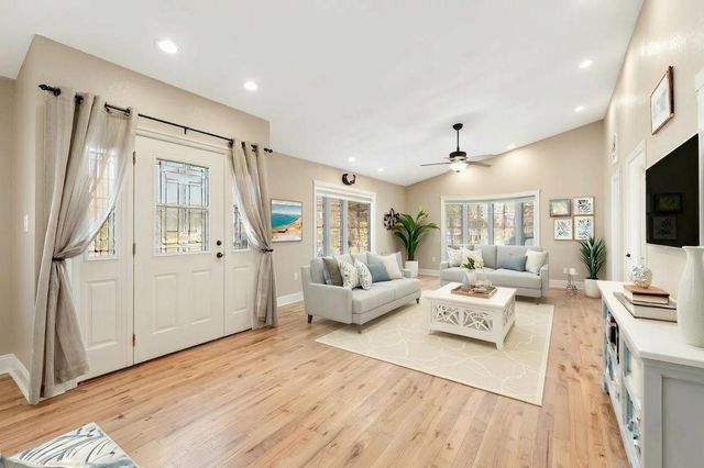 4100 East Drive, Knox, IN 46534