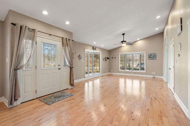 4100 East Drive, Knox, IN 46534