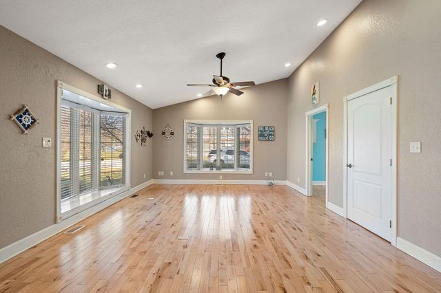 4100 East Drive, Knox, IN 46534