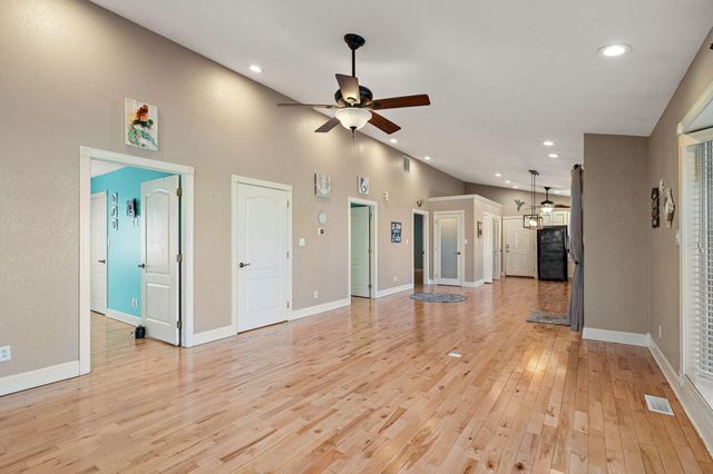 4100 East Drive, Knox, IN 46534