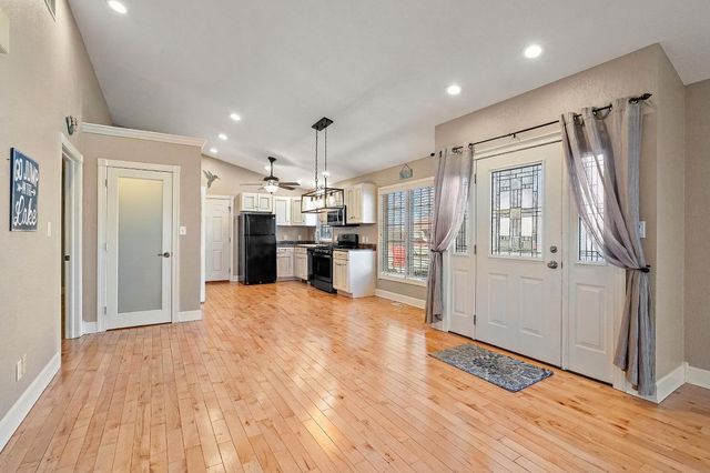 4100 East Drive, Knox, IN 46534