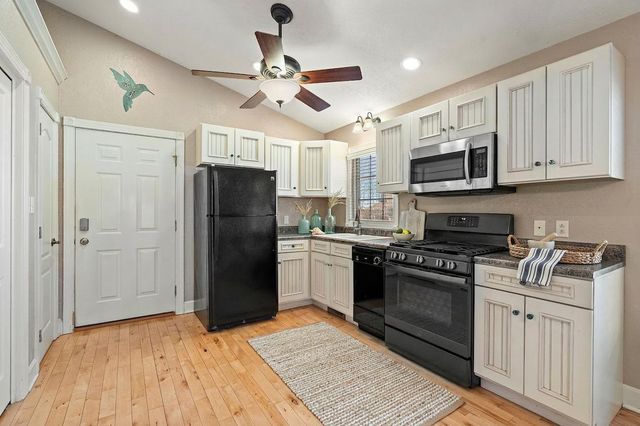 4100 East Drive, Knox, IN 46534