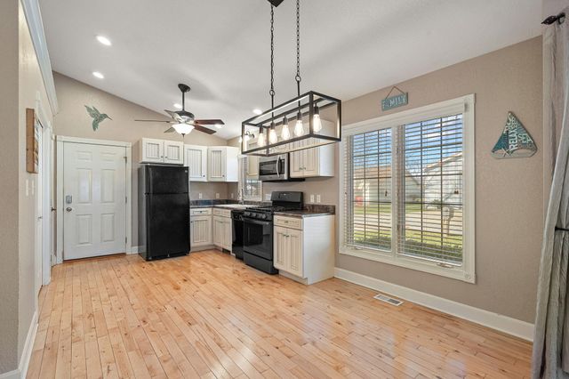 4100 East Drive, Knox, IN 46534