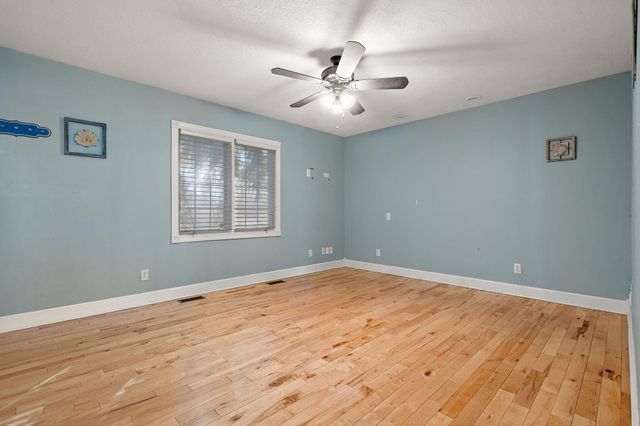 4100 East Drive, Knox, IN 46534