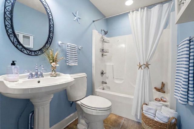 4100 East Drive, Knox, IN 46534