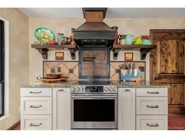 834 Green Mountain Dr, Loveland, CO 80537