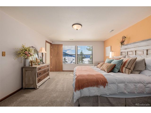 834 Green Mountain Dr, Loveland, CO 80537