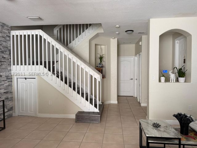14949 SW 8th Ter 14949, Miami, FL 33194