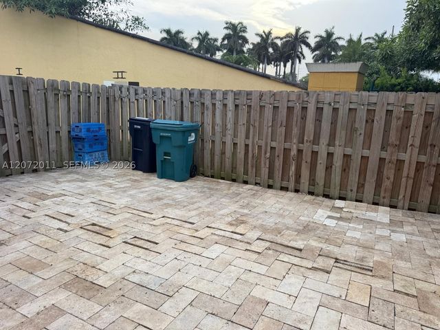14949 SW 8th Ter 14949, Miami, FL 33194