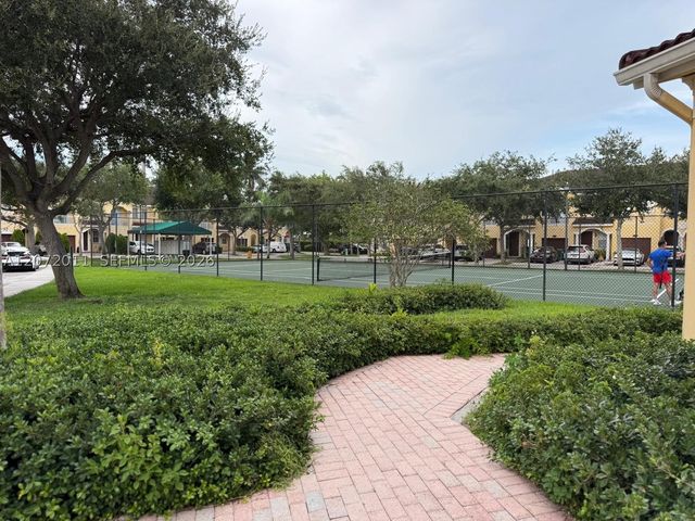 14949 SW 8th Ter 14949, Miami, FL 33194
