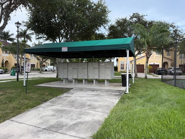 14949 SW 8th Ter 14949, Miami, FL 33194