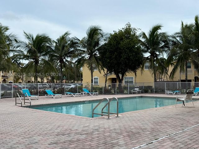 14949 SW 8th Ter 14949, Miami, FL 33194