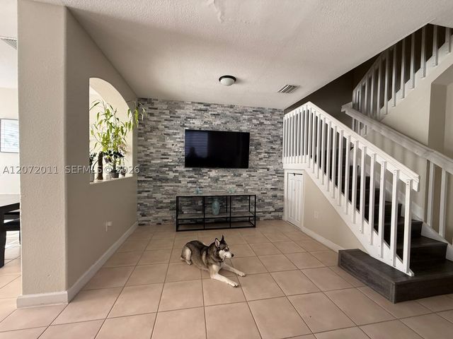 14949 SW 8th Ter 14949, Miami, FL 33194