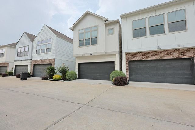 9514 Retriever Way, Houston, TX 77055