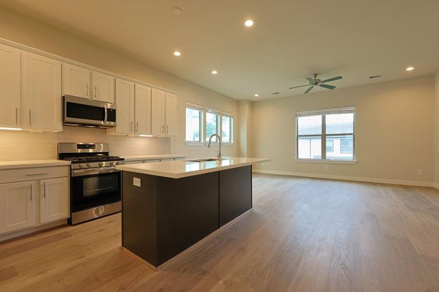 9514 Retriever Way, Houston, TX 77055
