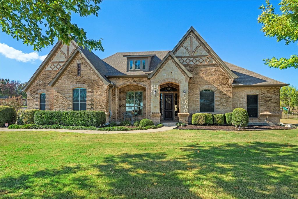 4801 Wild Stallion Court, Fort Worth, TX 76126
