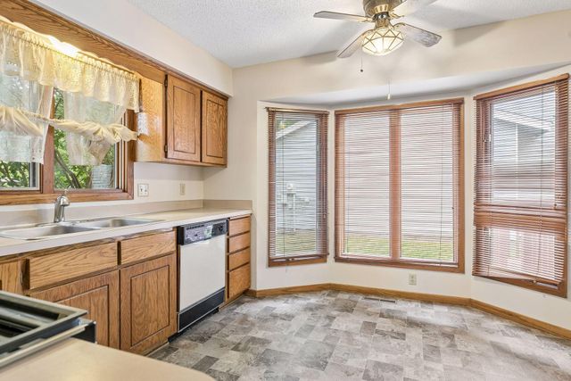 1432 Willow Creek Lane, Shoreview, MN 55126