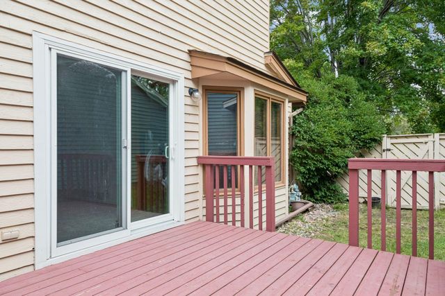 1432 Willow Creek Lane, Shoreview, MN 55126