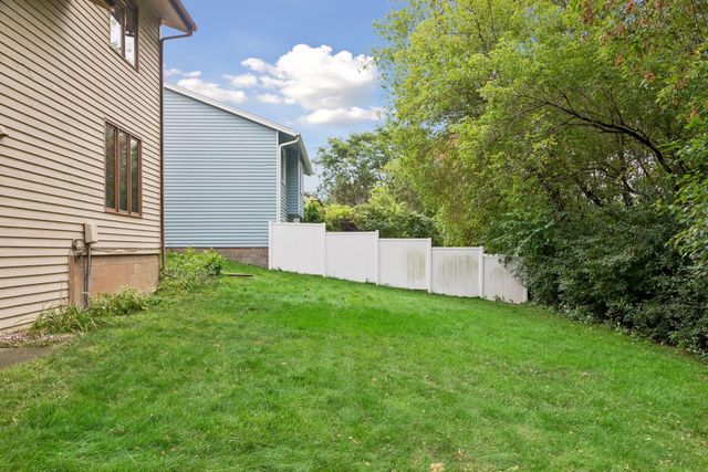 1432 Willow Creek Lane, Shoreview, MN 55126