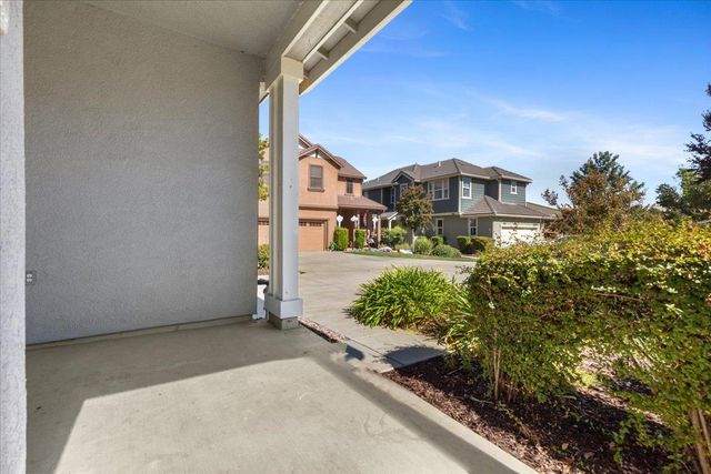 20855 Grapevine Dr, Patterson, CA 95363