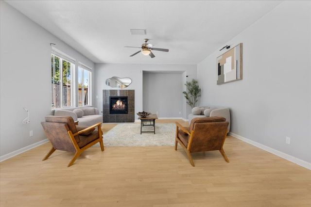 20855 Grapevine Dr, Patterson, CA 95363