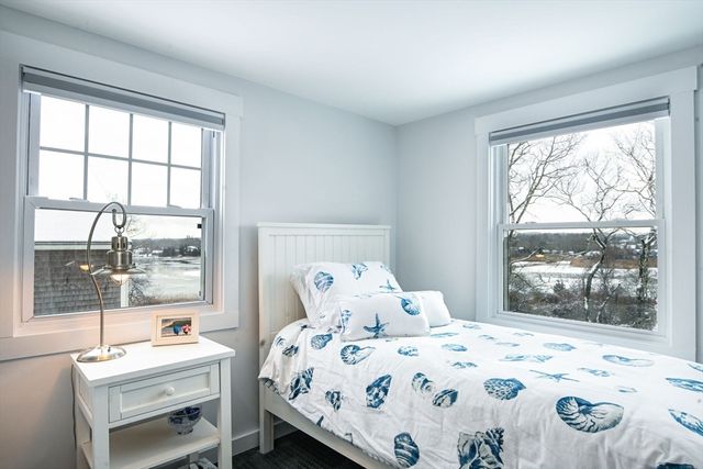 6 Burg Ave, Sandwich, MA 02563