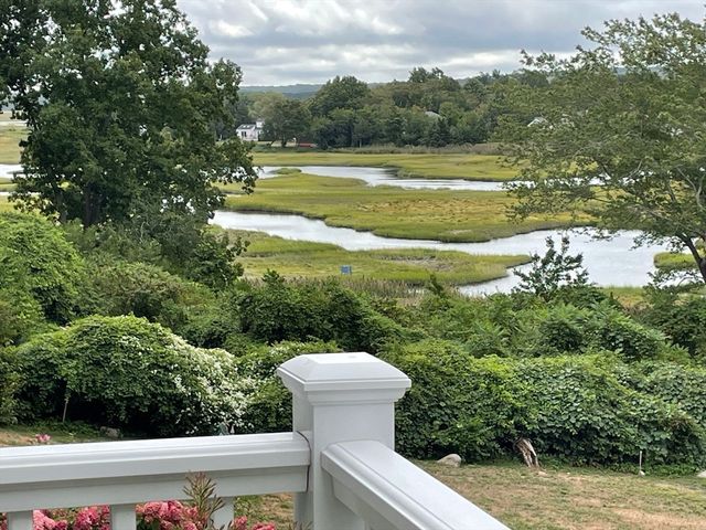 6 Burg Ave, Sandwich, MA 02563