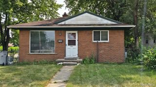 1040 E Bernhard Avenue, Hazel Park, MI 48030