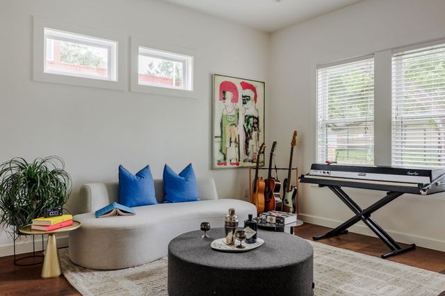 904 W Monroe ST, Austin, TX 78704