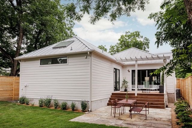 904 W Monroe ST, Austin, TX 78704