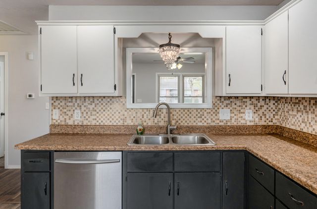 3660 W Madison Street, Springfield, MO 65802