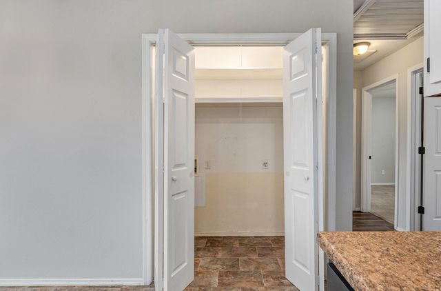 3660 W Madison Street, Springfield, MO 65802