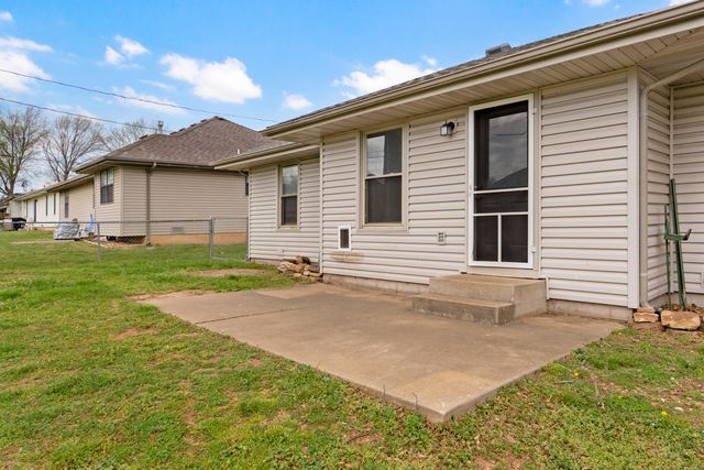 3660 W Madison Street, Springfield, MO 65802
