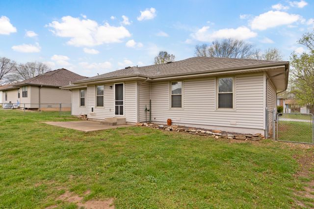 3660 W Madison Street, Springfield, MO 65802
