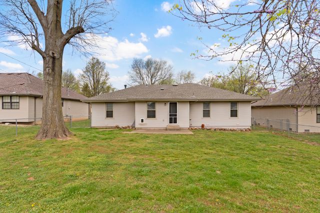 3660 W Madison Street, Springfield, MO 65802