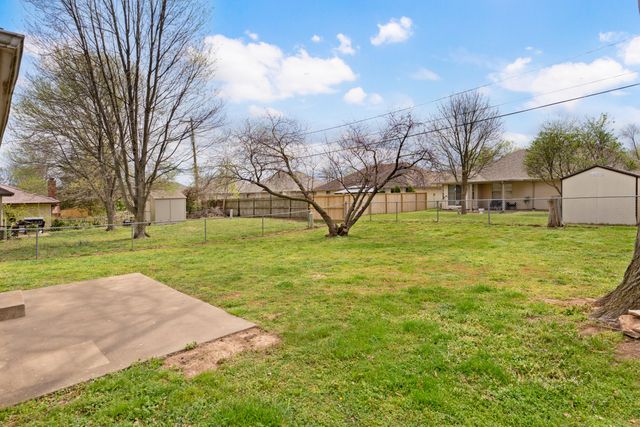 3660 W Madison Street, Springfield, MO 65802