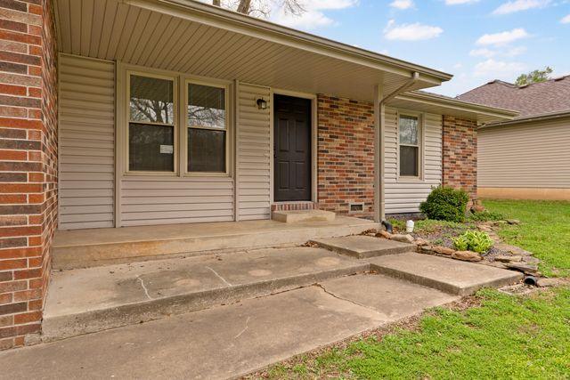 3660 W Madison Street, Springfield, MO 65802