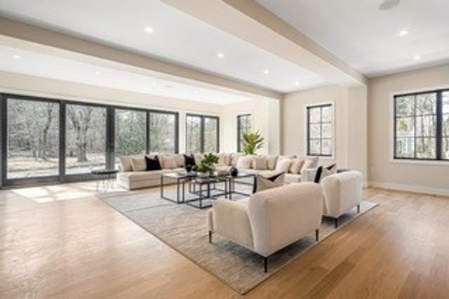 741 Boston Post Rd, Weston, MA 02493