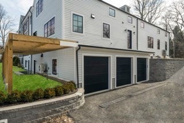 741 Boston Post Rd, Weston, MA 02493