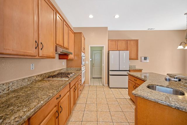 1155 Windjammer Dr, Stockton, CA 95209