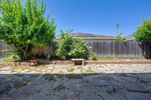 1155 Windjammer Dr, Stockton, CA 95209