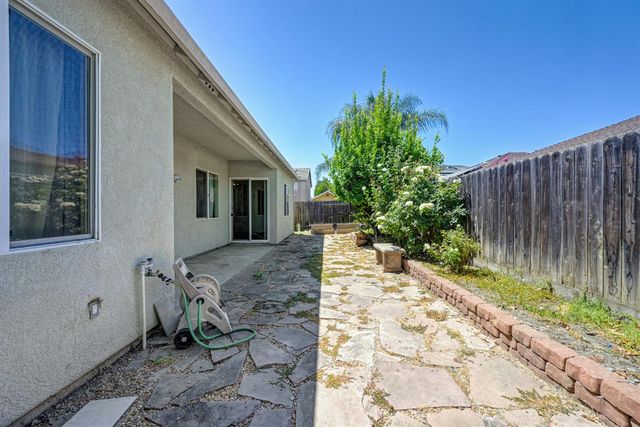 1155 Windjammer Dr, Stockton, CA 95209