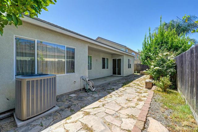 1155 Windjammer Dr, Stockton, CA 95209