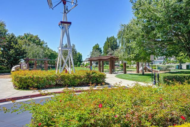 1155 Windjammer Dr, Stockton, CA 95209