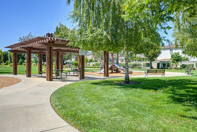 1155 Windjammer Dr, Stockton, CA 95209