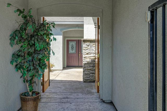 1155 Windjammer Dr, Stockton, CA 95209