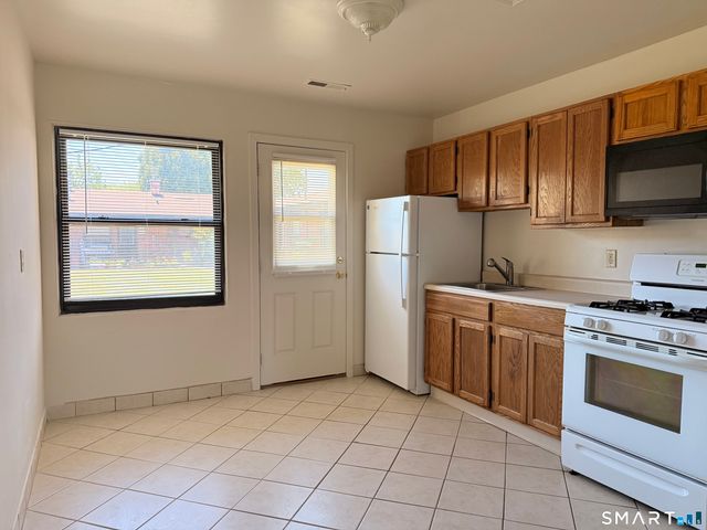58 Montoya Circle 58, Branford, CT 06405